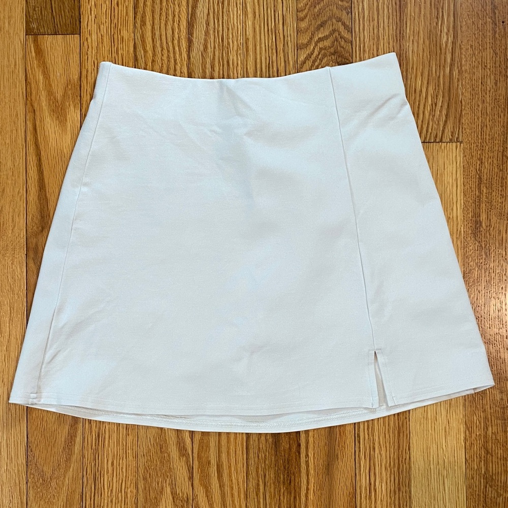 American Eagle Cream Skort